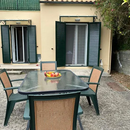 Vanilla Holiday House * Alepou
