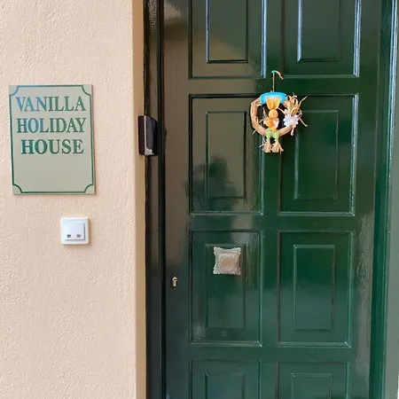 Vanilla Holiday House